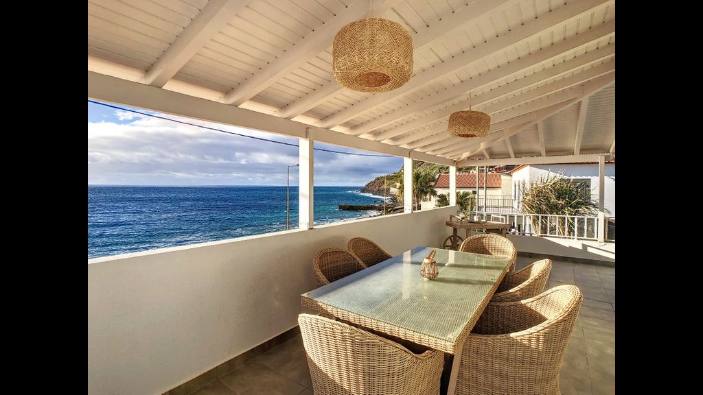 Naya Beach House by LovelyStay