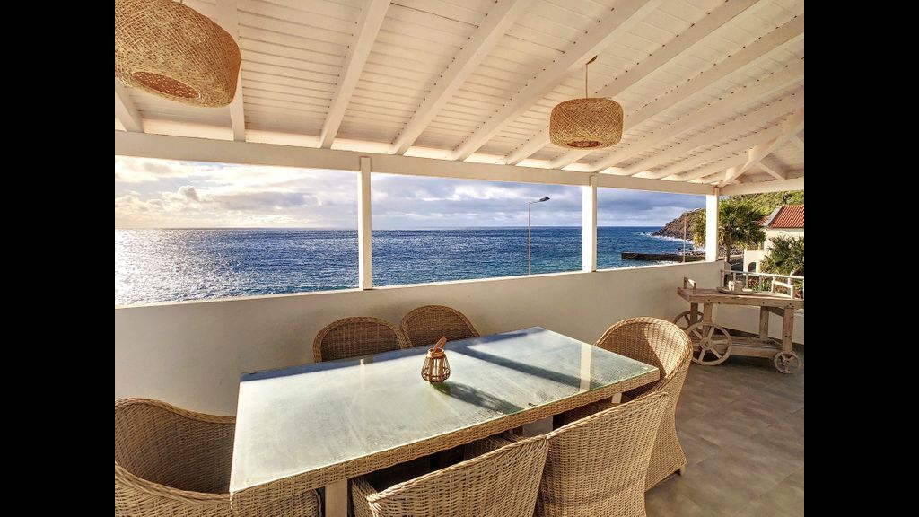 Naya Beach House by LovelyStay