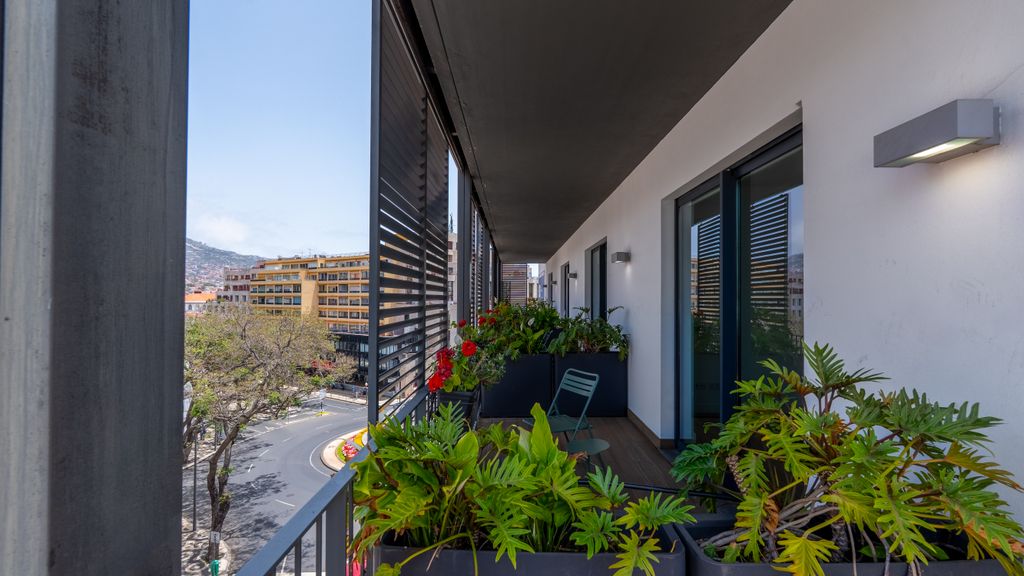 Parkside Marina Vista by LovelyStay