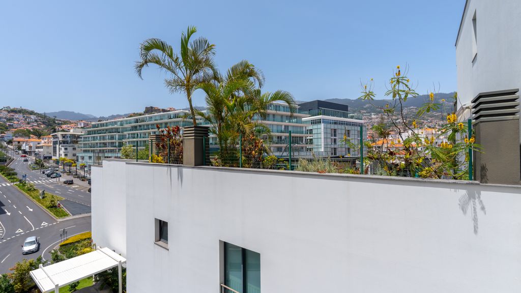 Parkside Marina Vista by LovelyStay