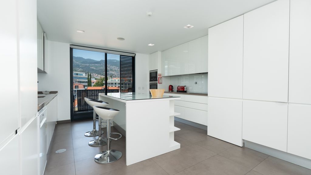 Parkside Marina Vista by LovelyStay