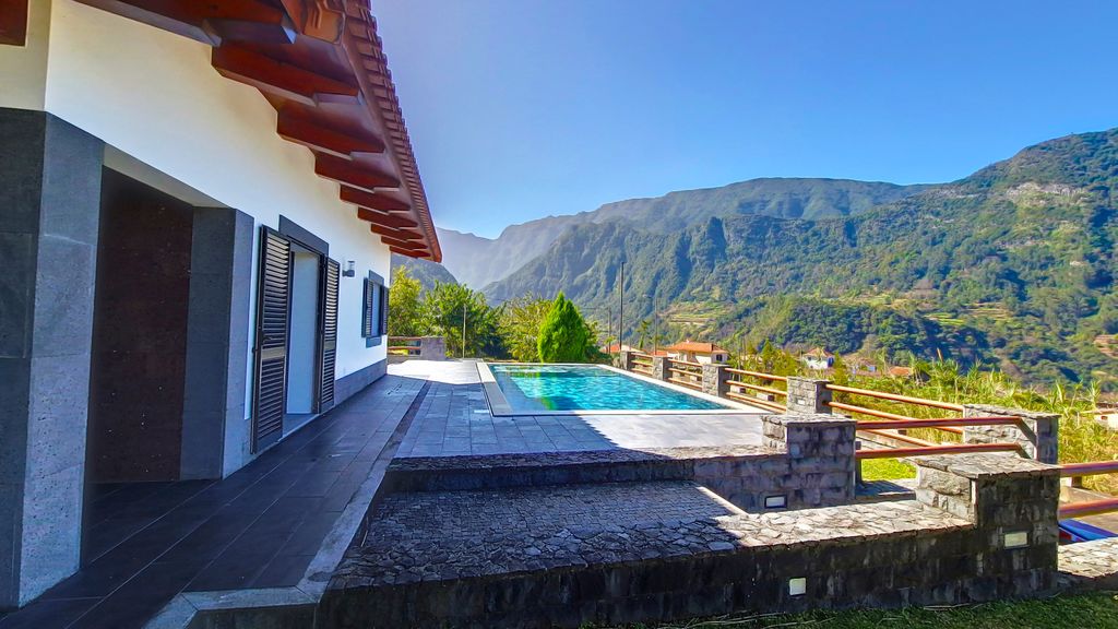 Quinta do Conde by LovelyStay