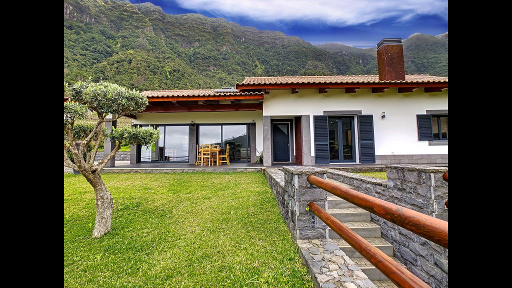 Quinta do Conde by LovelyStay