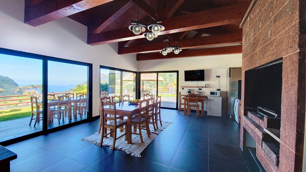 Quinta do Conde by LovelyStay