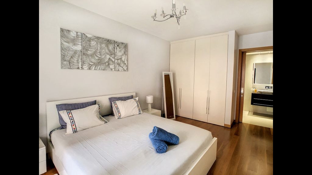 Samya Apartment by LovelyStay