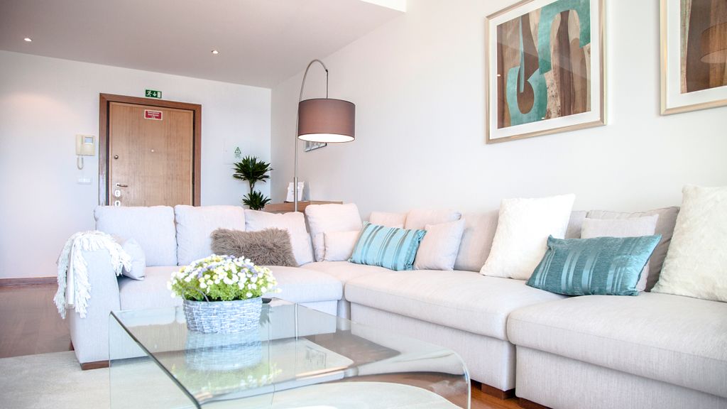 The Seaside Apartment by LovelyStay