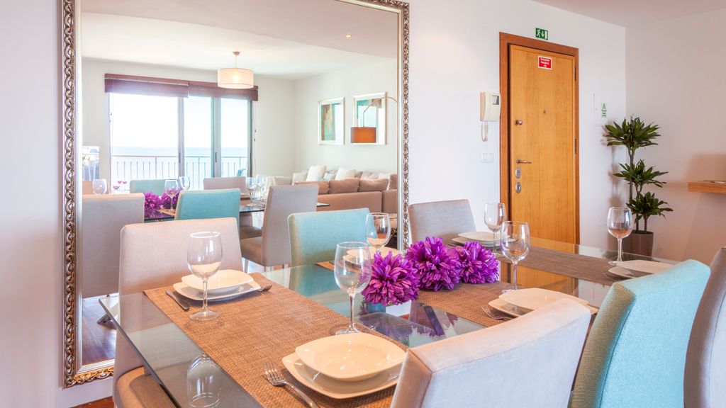 The Seaside Apartment by LovelyStay