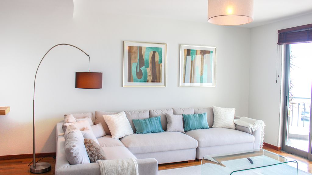 The Seaside Apartment by LovelyStay
