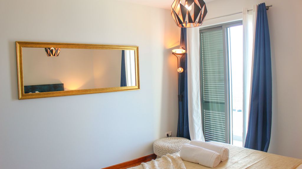The Seaside Apartment by LovelyStay