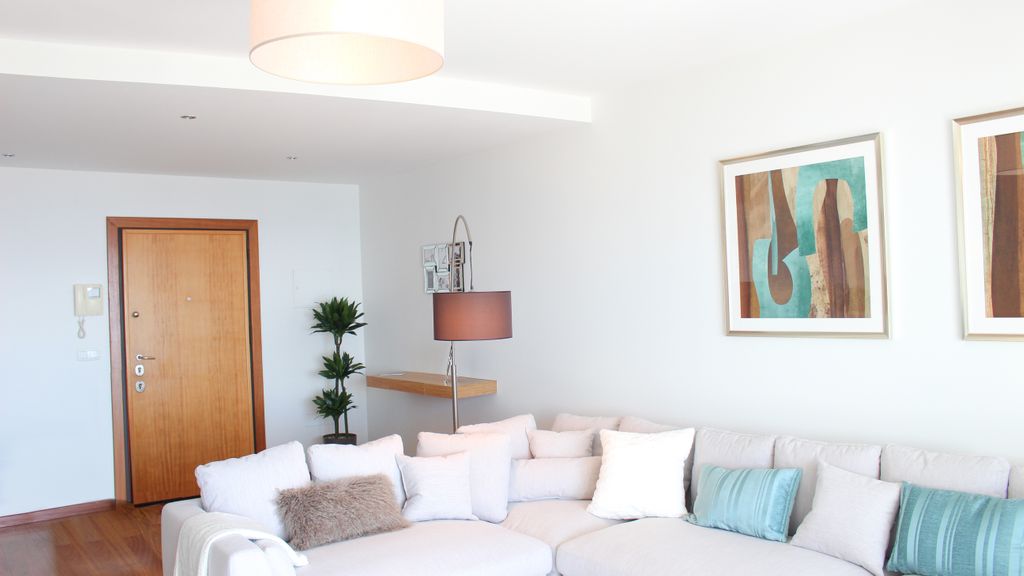 The Seaside Apartment by LovelyStay