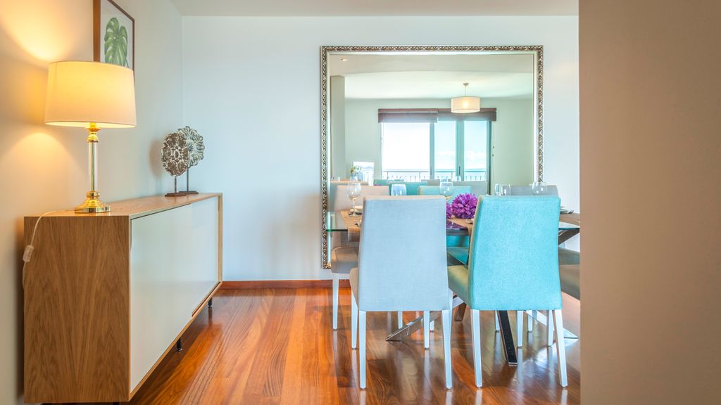 The Seaside Apartment by LovelyStay