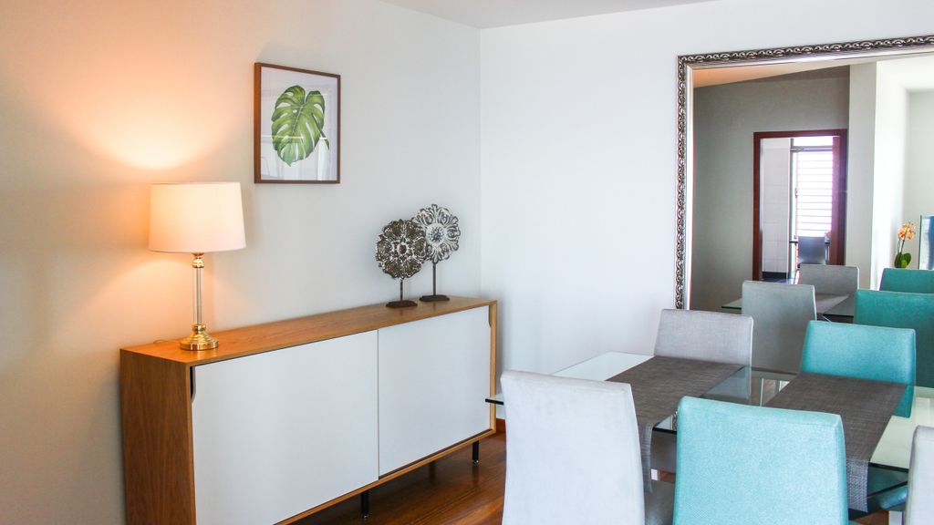 The Seaside Apartment by LovelyStay