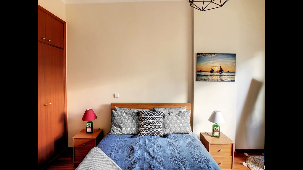 Theos Apartment by LovelyStay