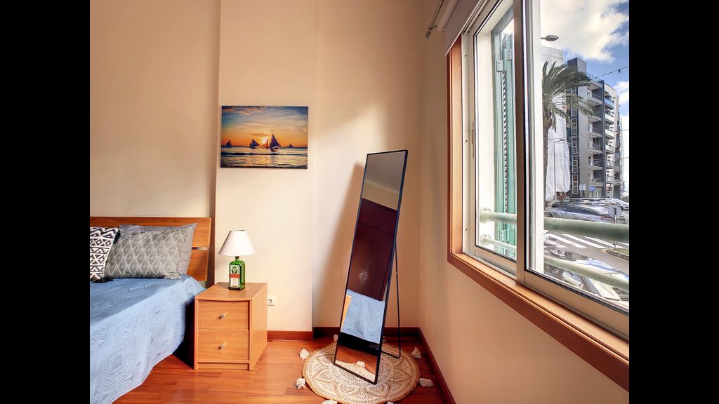 Theos Apartment by LovelyStay