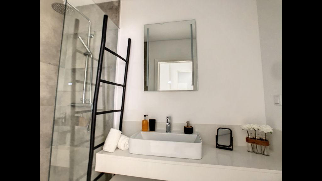 Uptown Apartment