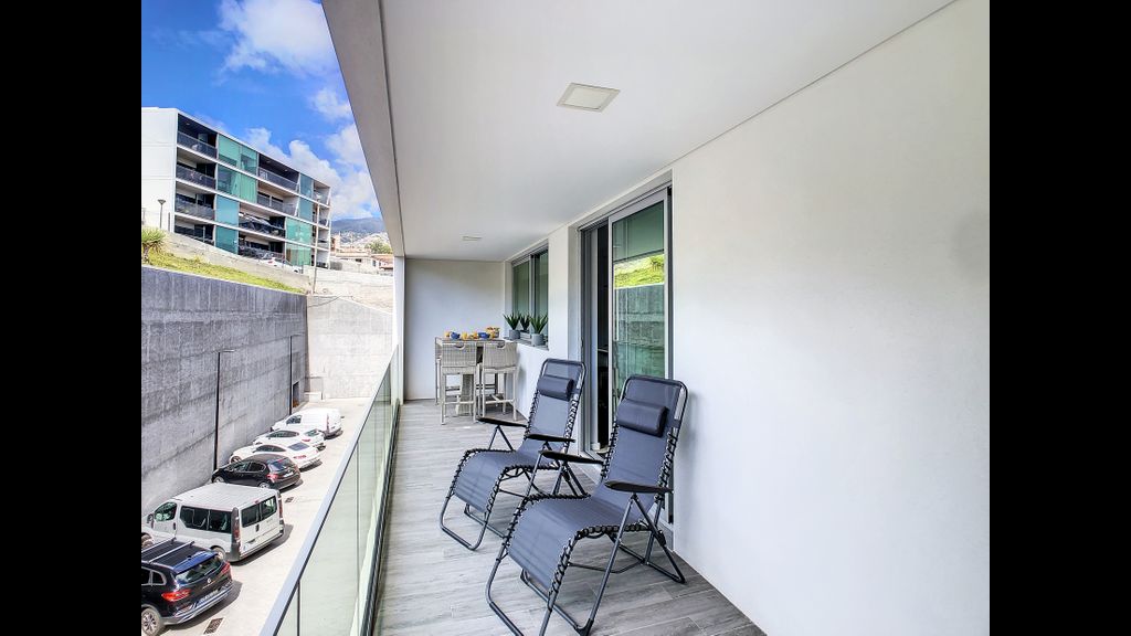 Uptown Apartment