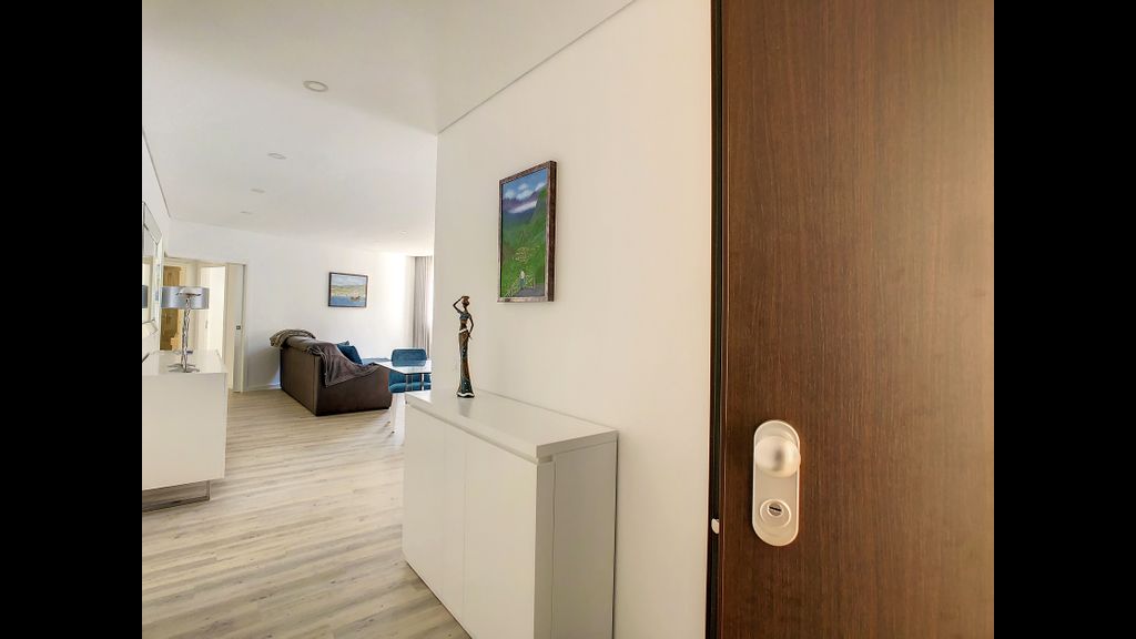 Uptown Apartment