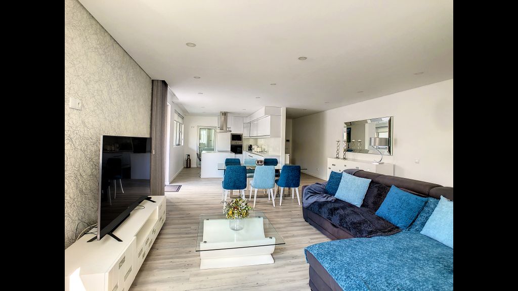 Uptown Apartment