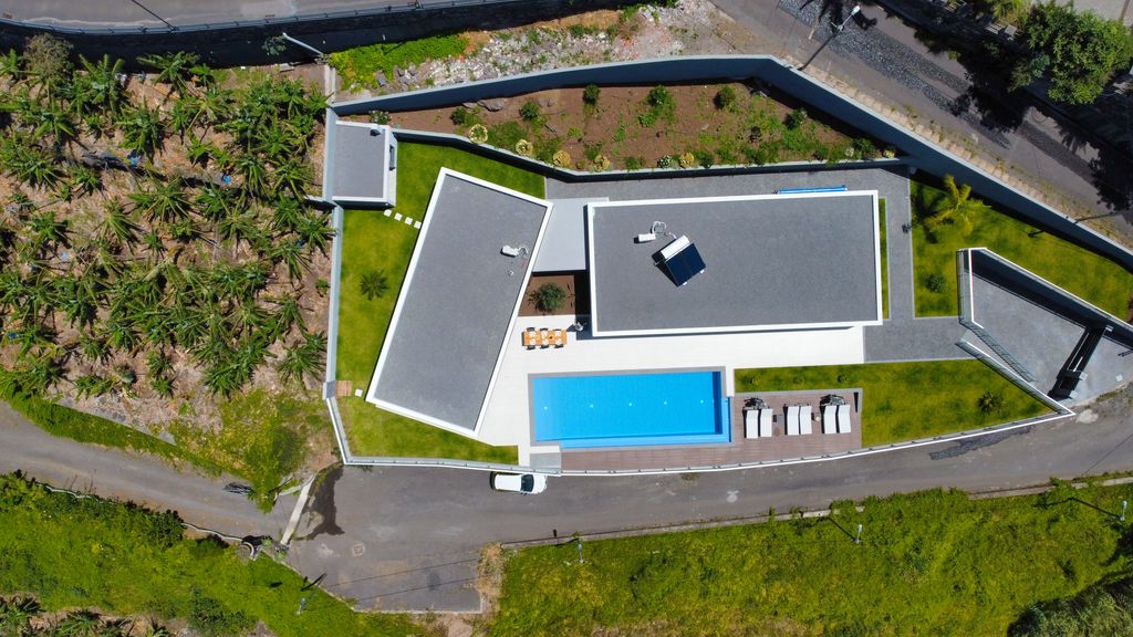 Villa Blue Horizon by LovelyStay