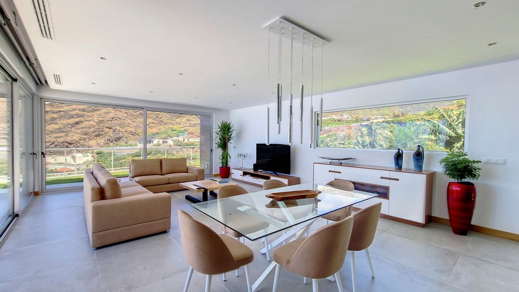 Villa Blue Horizon by LovelyStay