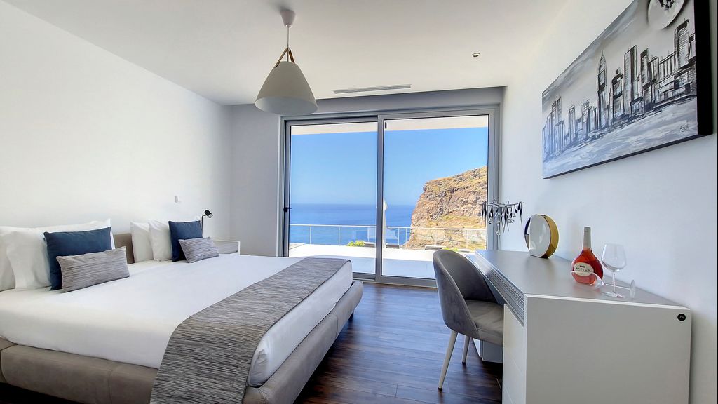 Villa Blue Horizon by LovelyStay