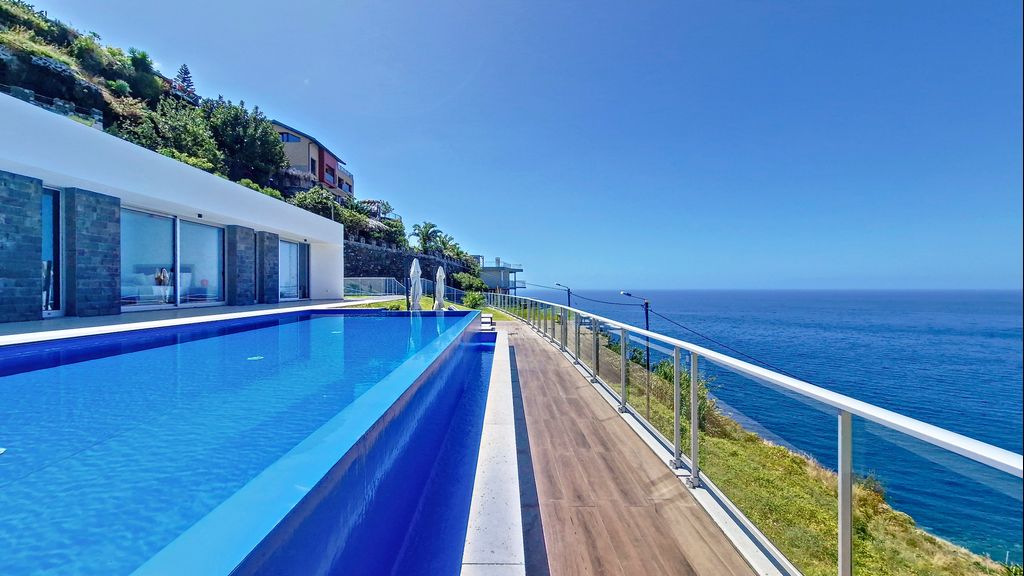 Villa Blue Horizon by LovelyStay