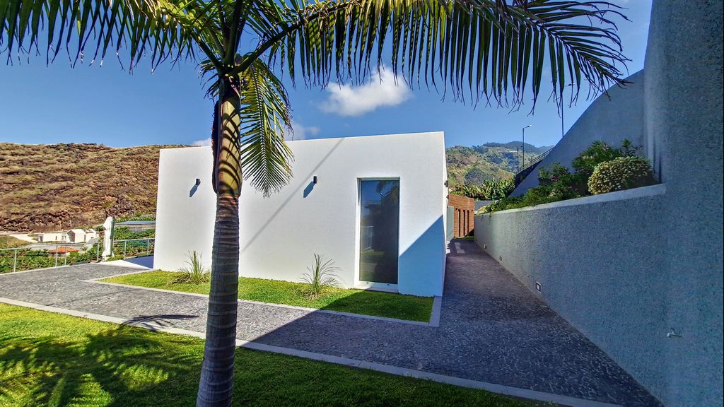 Villa Blue Horizon by LovelyStay