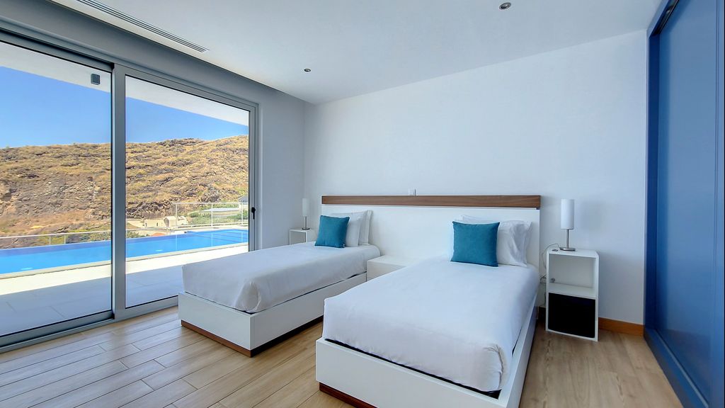 Villa Blue Horizon by LovelyStay