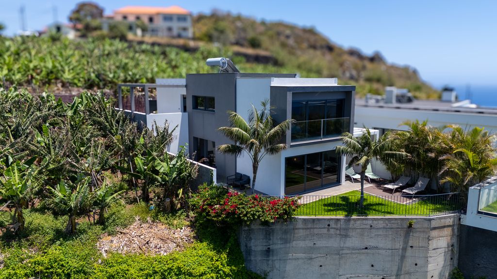 Villa Calhau by LovelyStay