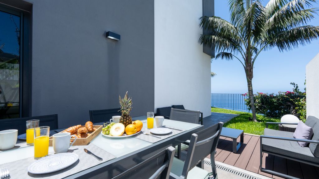 Villa Calhau by LovelyStay