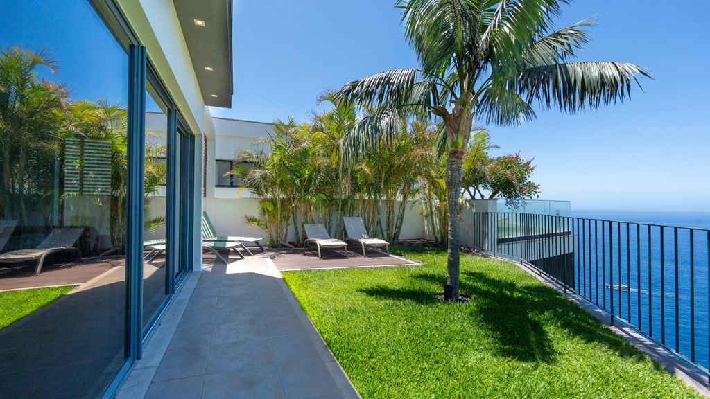 Villa Calhau by LovelyStay