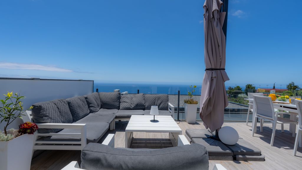 Villa Lilian by LovelyStay