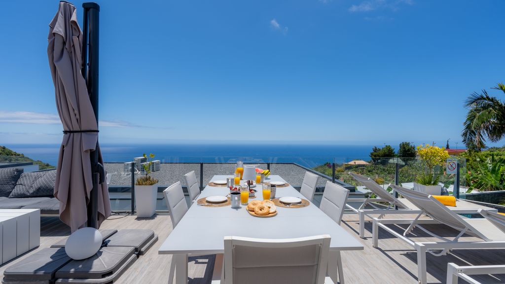 Villa Lilian by LovelyStay