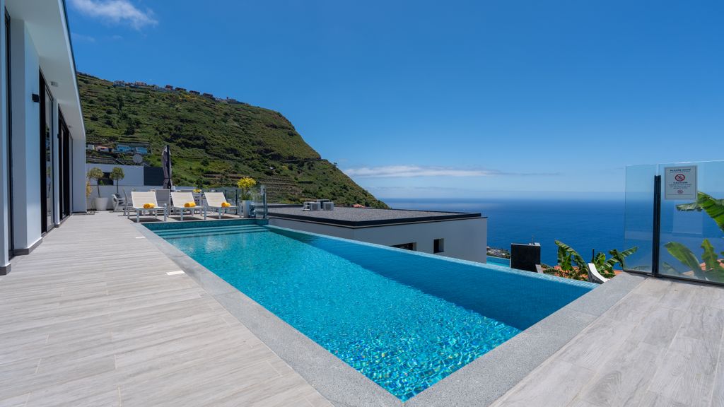 Villa Lilian by LovelyStay