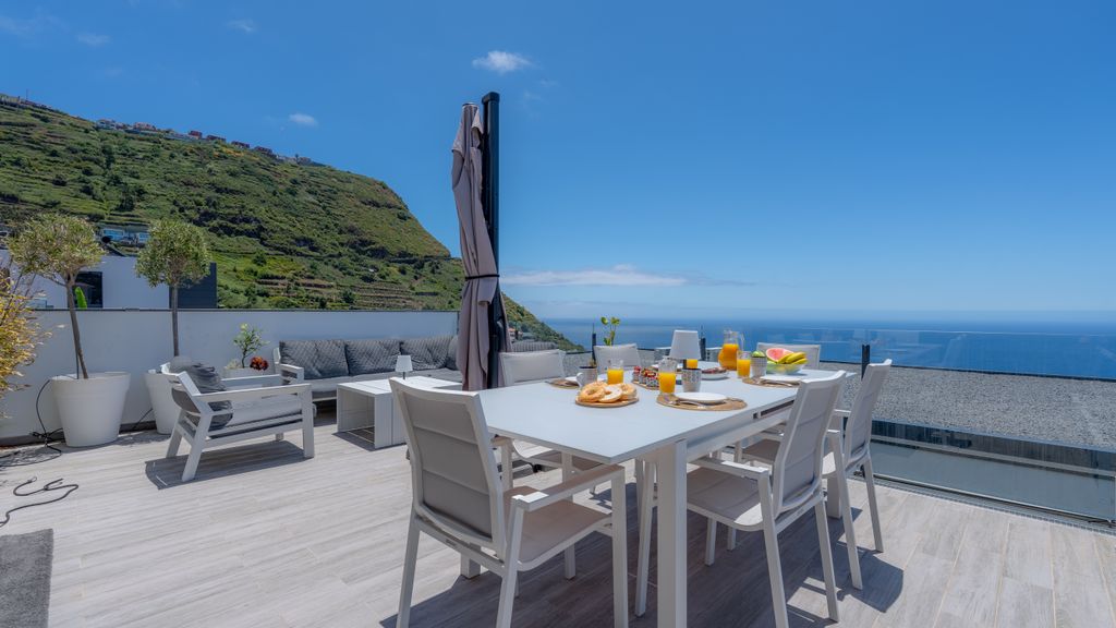 Villa Lilian by LovelyStay