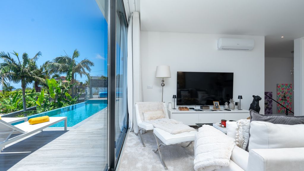 Villa Lilian by LovelyStay