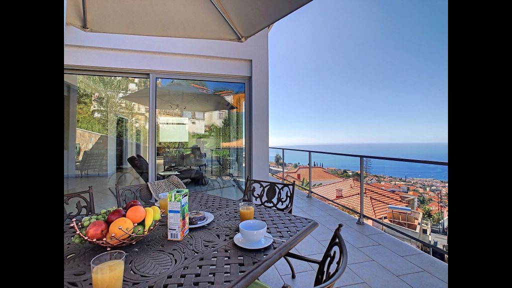 Villa Moniz