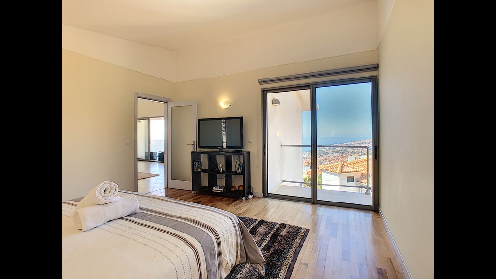 Villa Moniz