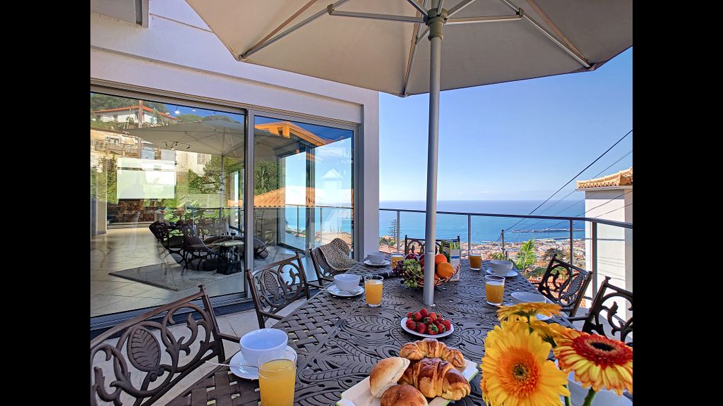 Villa Moniz