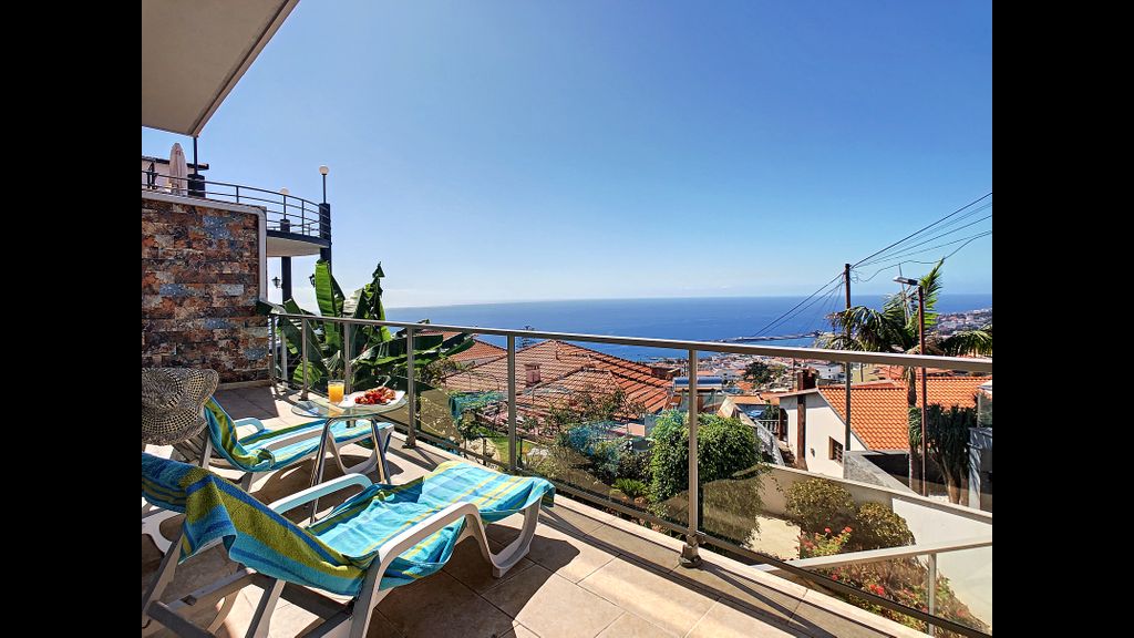 Villa Moniz