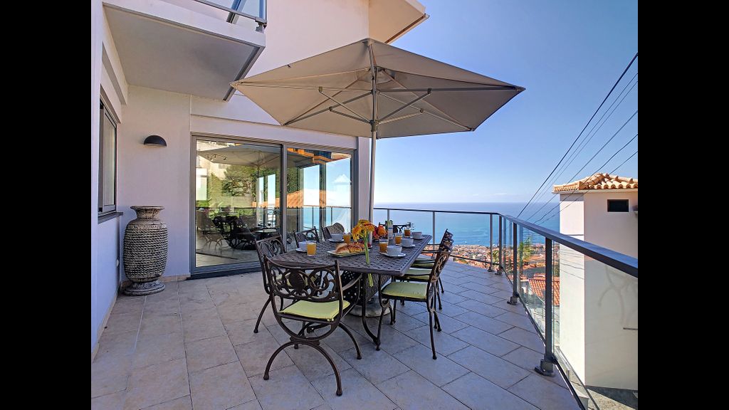 Villa Moniz