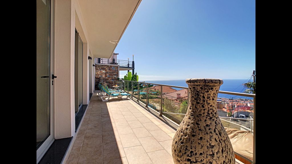 Villa Moniz