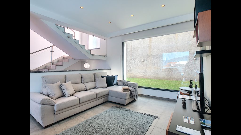 Villa North Sea - Pool & Mountain View by LS