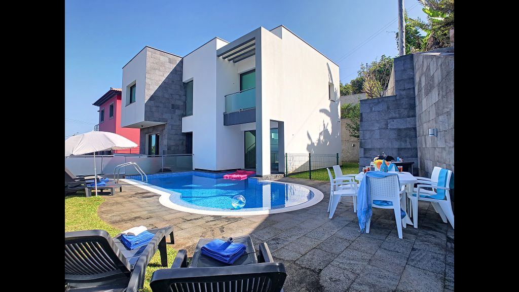 Villa North Sea - Pool & Mountain View by LS