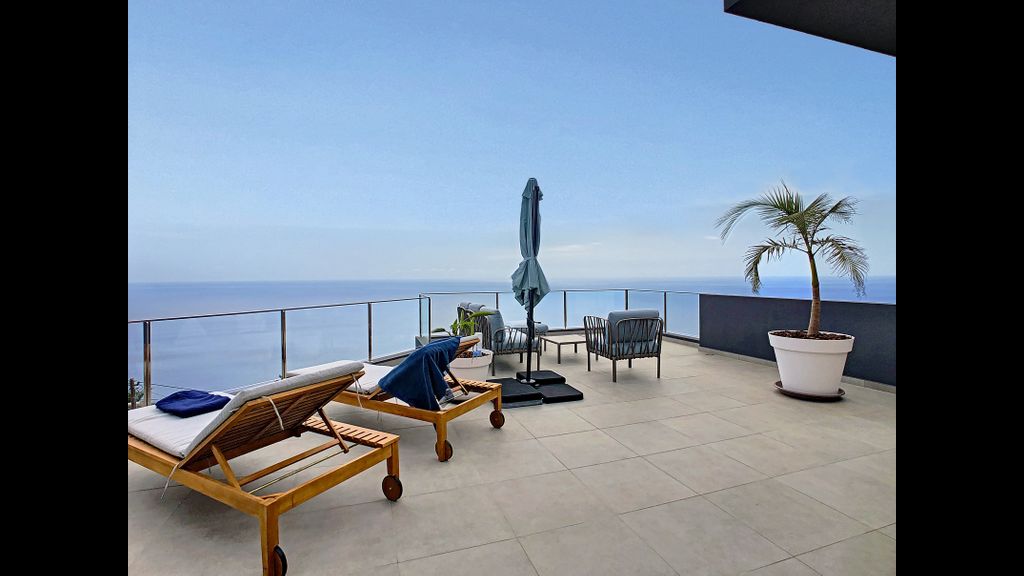 Villa Omar by LovelyStay