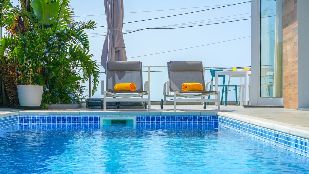 Villa Omar by LovelyStay