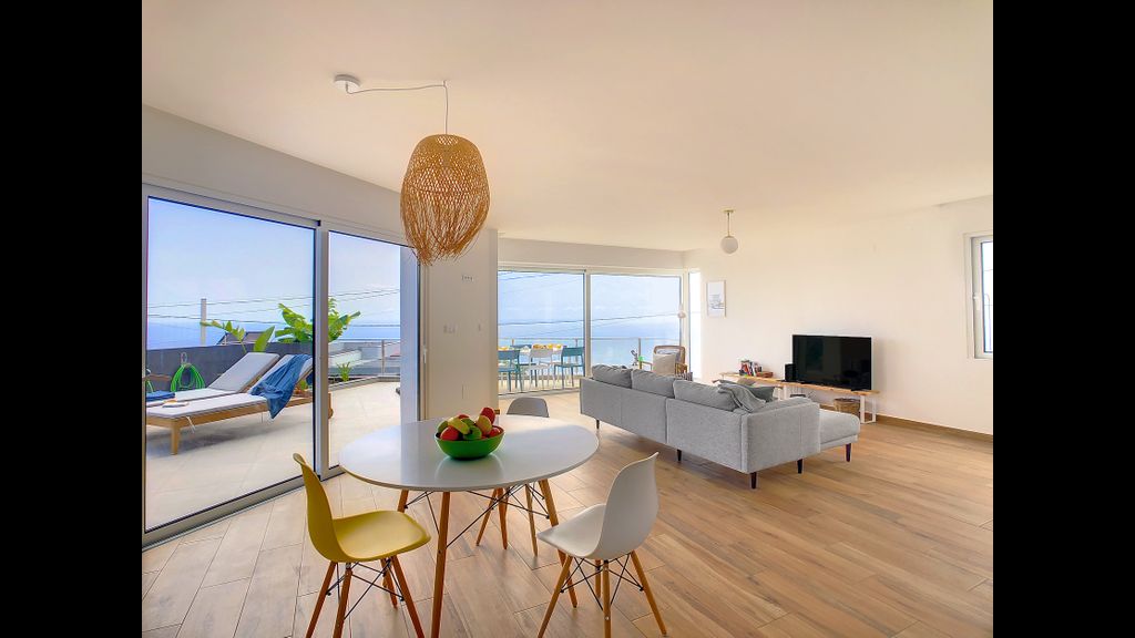 Villa Omar by LovelyStay