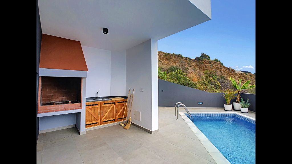 Villa Omar by LovelyStay