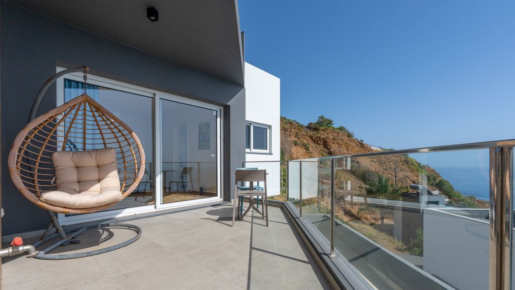Villa Omar by LovelyStay