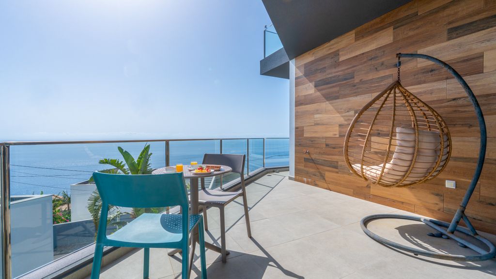 Villa Omar by LovelyStay